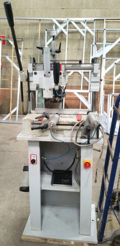 maquinário topografo 397x813