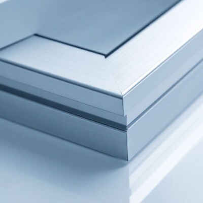 Resistência, leveza e praticidade em soluções que garantem excelente vedação, fácil manutenção e acabamento refinado. esquadrias de aluminio